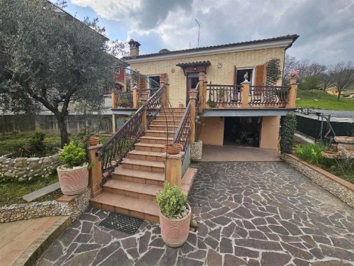 Maison individuelle à San Severino Marche