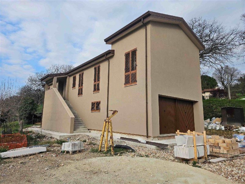 Maison à San Severino Marche