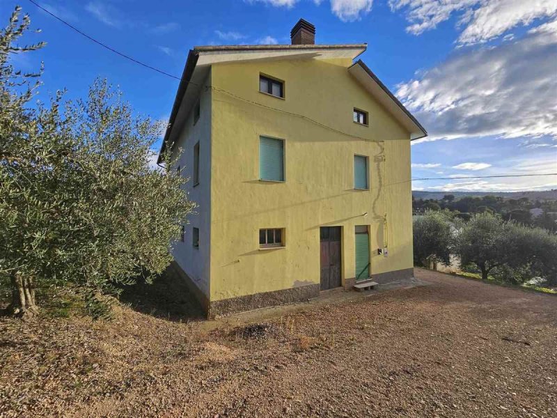 Vrijstaande woning in San Severino Marche