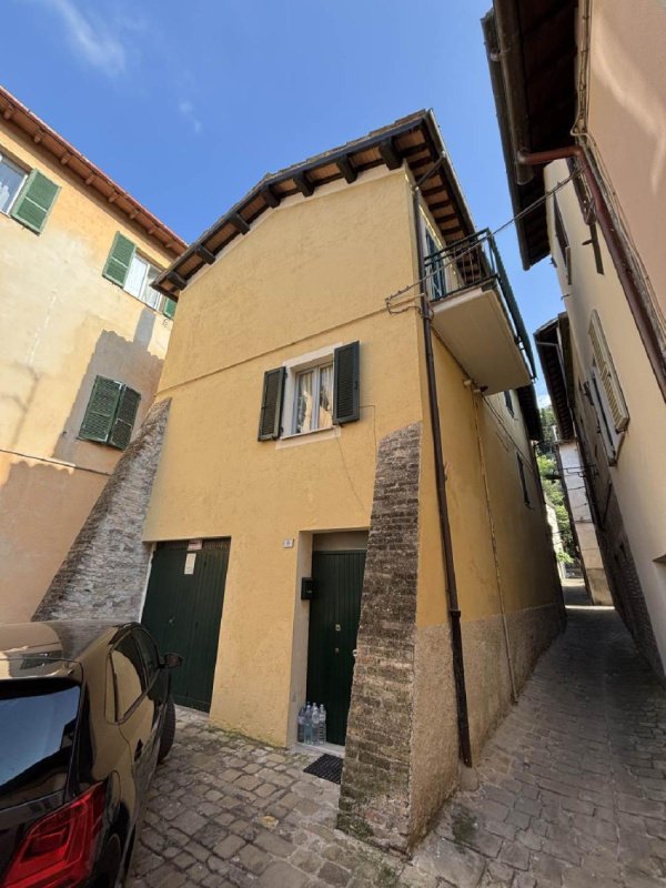 Semi-detached house in San Severino Marche