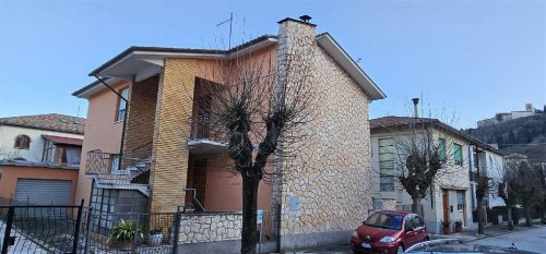 Vrijstaande woning in San Severino Marche