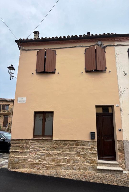 Doppelhaushälfte in Castelraimondo