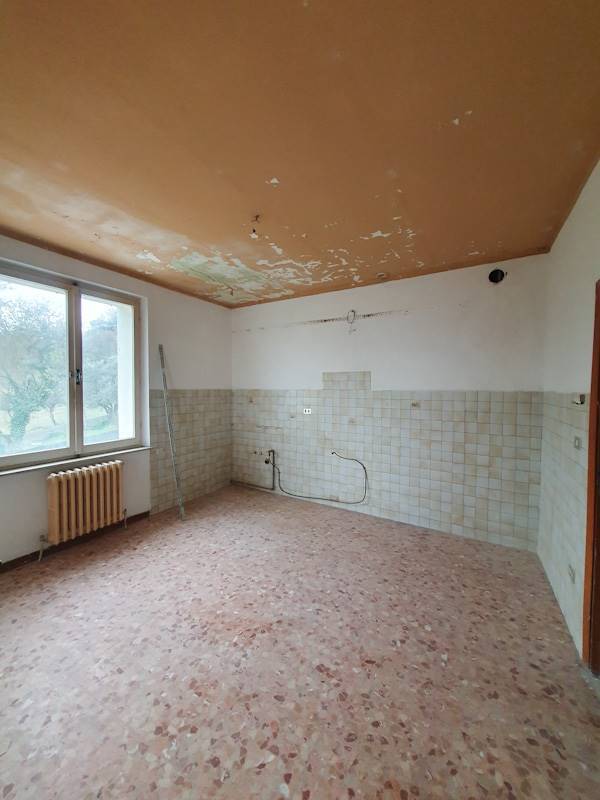 Casa semi indipendente a San Severino Marche