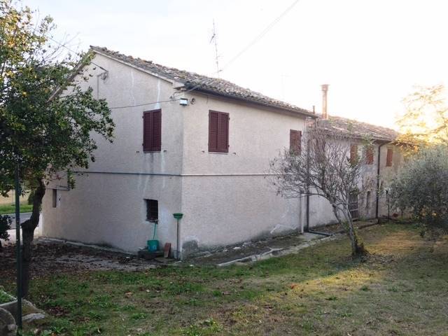 Semi-detached house in San Severino Marche