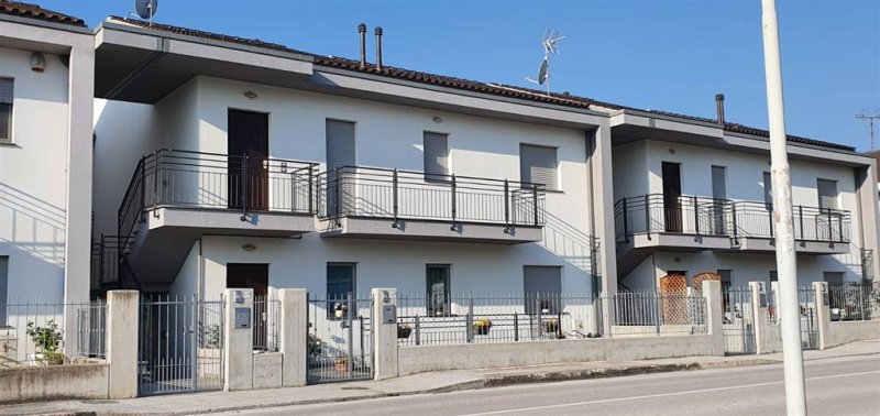 Maison mitoyenne à San Severino Marche