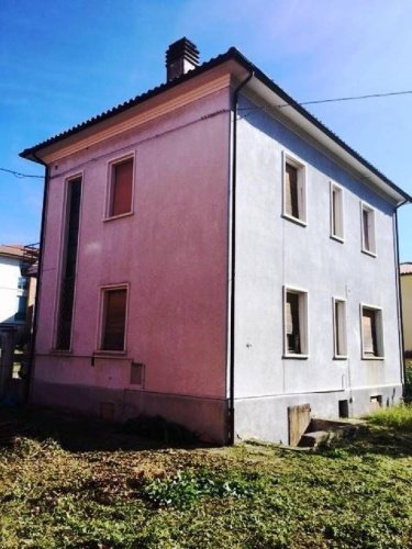 Vrijstaande woning in San Severino Marche
