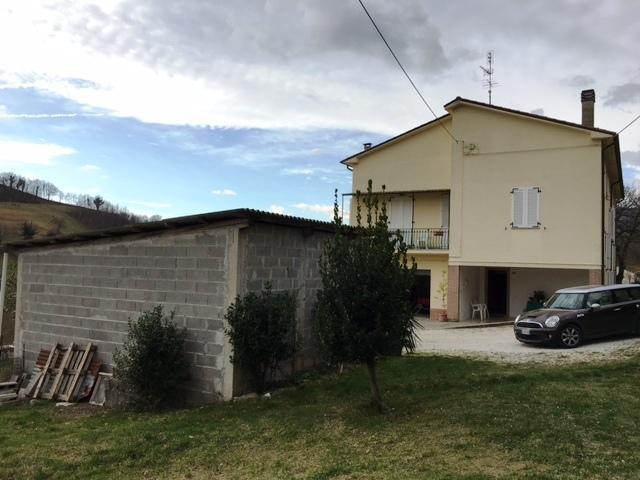 Casa semi indipendente a San Severino Marche