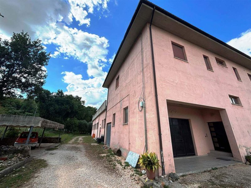 Maison individuelle à San Severino Marche