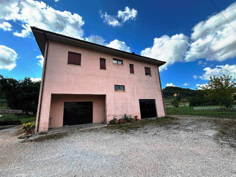 Maison individuelle à San Severino Marche
