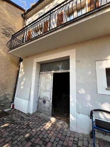 Casa en Esanatoglia