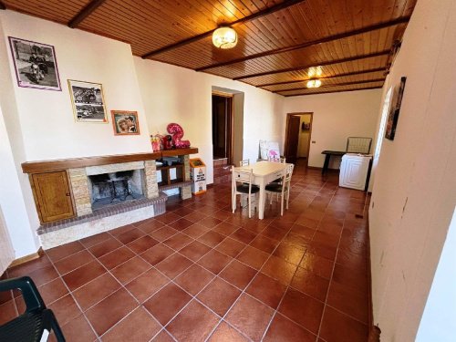 Casa independiente en Pioraco