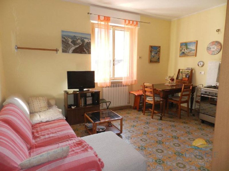 Apartment in Isola del Cantone
