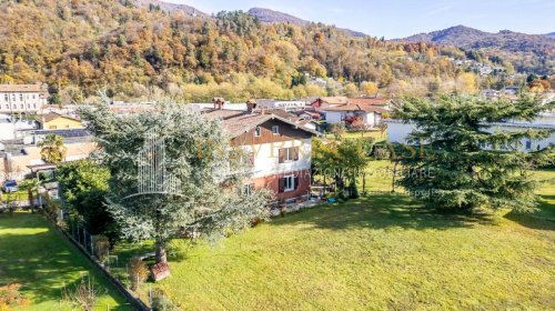 Detached house in Mesenzana