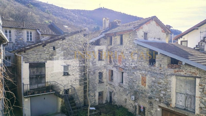 Detached house in Dumenza