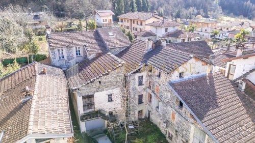 Detached house in Dumenza