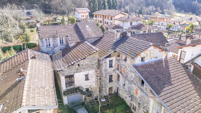 Detached house in Dumenza