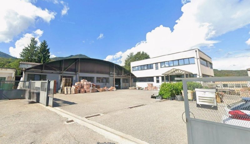 Commercial property in Mesenzana
