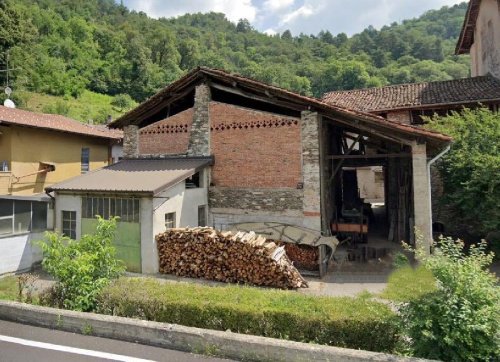 Farmhouse in Montegrino Valtravaglia