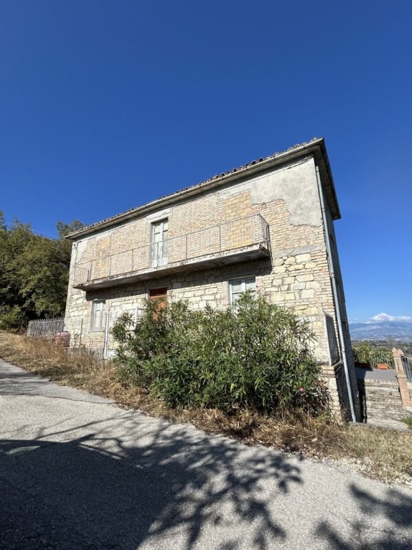Casa geminada em Serramonacesca