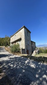Casa geminada em Serramonacesca