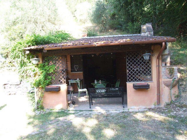 Klein huisje op het platteland in Narni