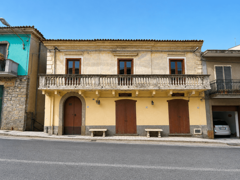 Palace in Ogliastro Cilento