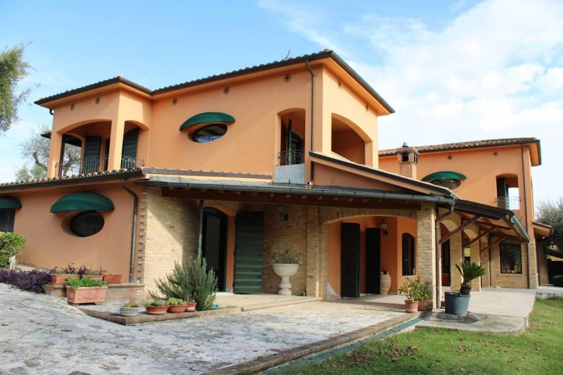 Villa in Campli