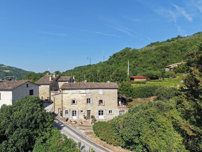 Casolare a Montone