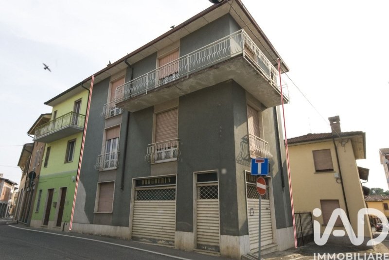 Gebouw in Miradolo Terme
