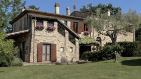 Casa de fazenda em Montegridolfo