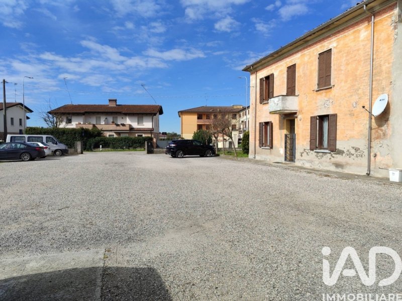 Villa in Suzzara