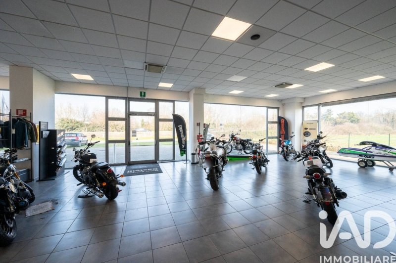 Inmueble comercial en Porto Mantovano