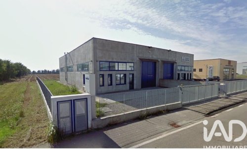 Edifício comercial em Curtatone
