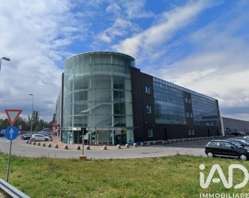 Edifício comercial em Mântua