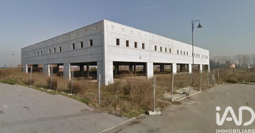 Edifício comercial em Castellucchio