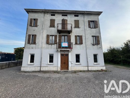 Edificio en Mantua