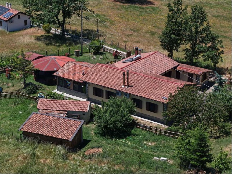 Exploitation agricole à San Costantino Albanese