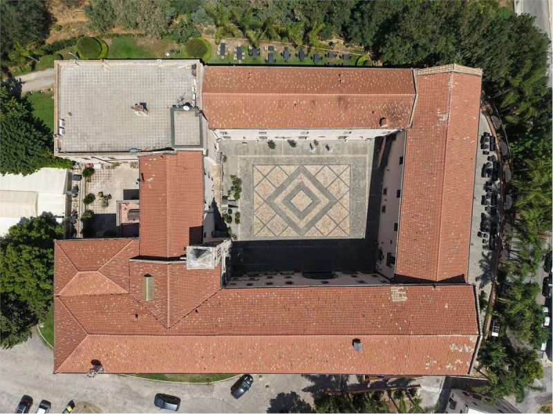 Bedrijfspand in Policoro