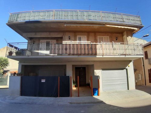 Vrijstaande woning in Ravanusa
