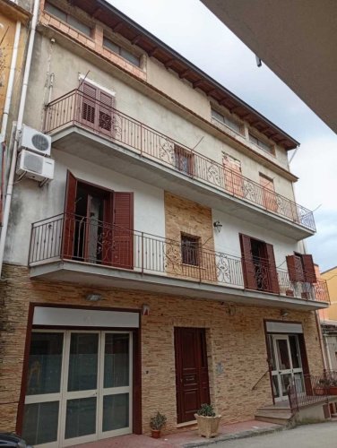 Vrijstaande woning in Ravanusa