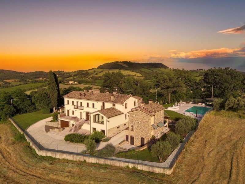 Villa a Caldarola