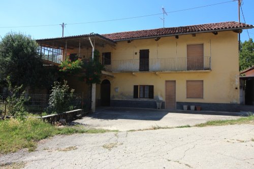 Landhuis in Dogliani