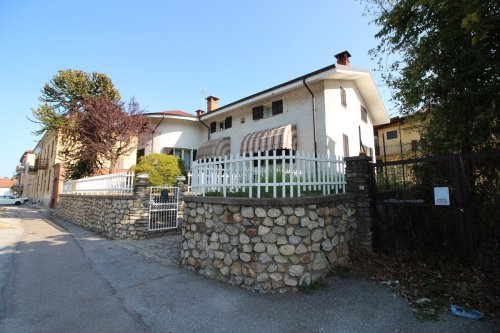 Einfamilienhaus in Bastia Mondovì