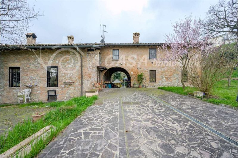 Villa in Medesano