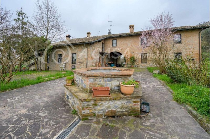 Villa in Medesano