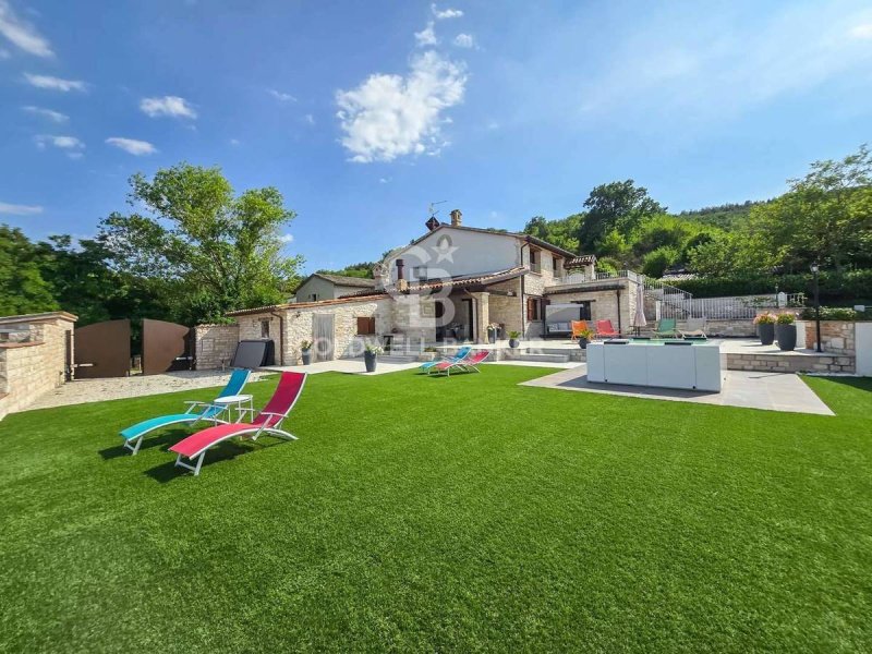 Villa à Acqualagna