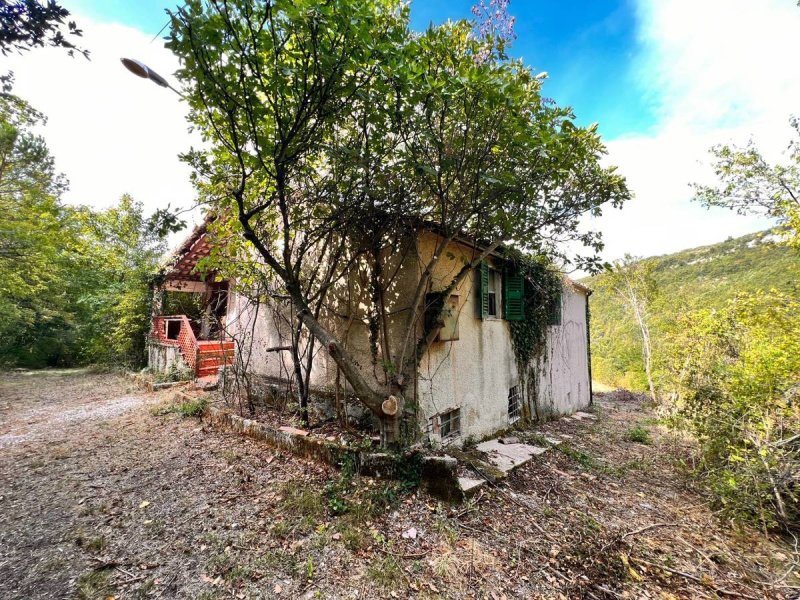 Country house in Genga
