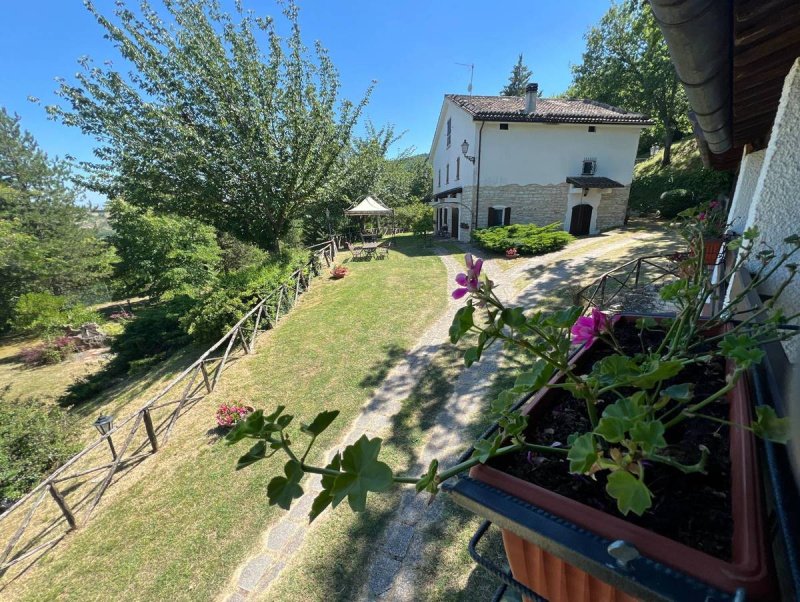 Casa de campo en Genga