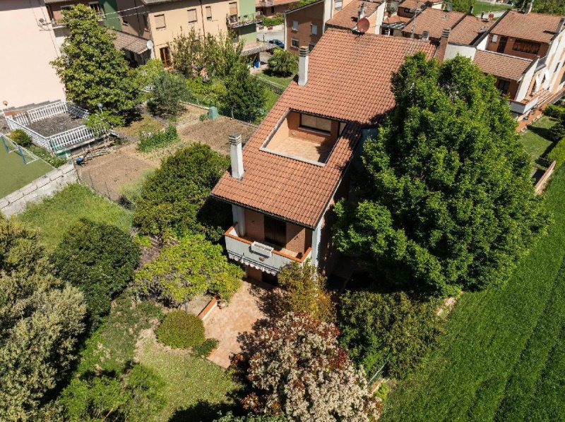 Casa semi-independiente en Fabriano