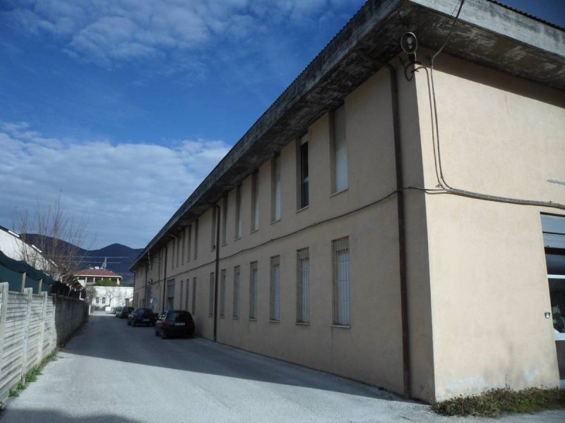 Inmueble comercial en Fabriano